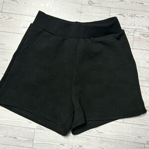 Love Poem Boutique Textured Black Pull-On Shorts Size M